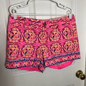 Lilly Pulitzer Callahan shorts in “rock house engineered”